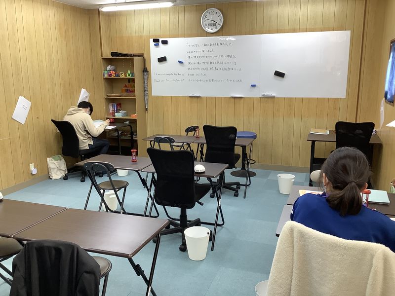 5712F01F-E0F0-4A29-9451-445C..